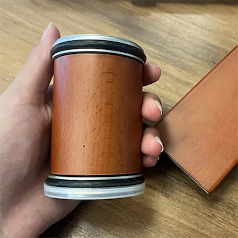 Küche mit scharfen Messern neben Hatori Edge Schärfer