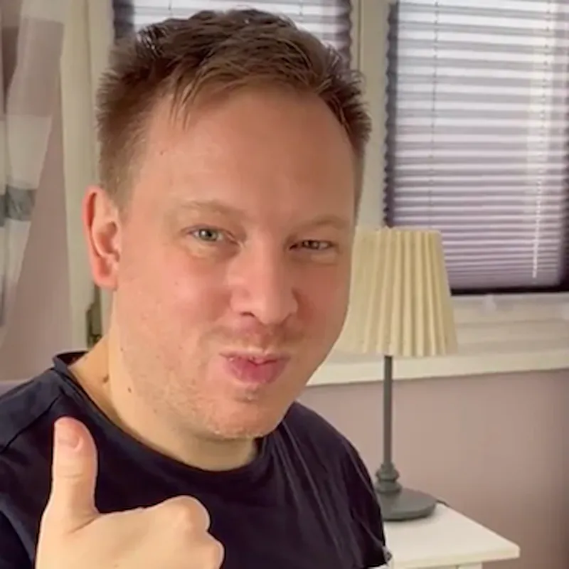 Reisende mit Silentia Pro im Koffer für Hotel
