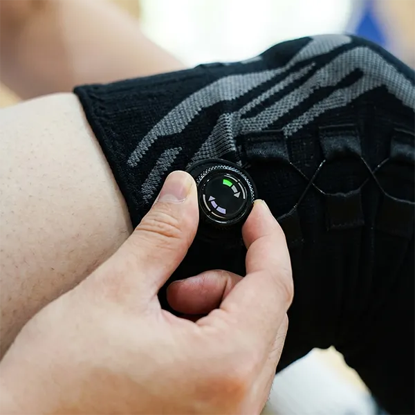 Wrijf NexusBrace Pro over de waas en vlekken